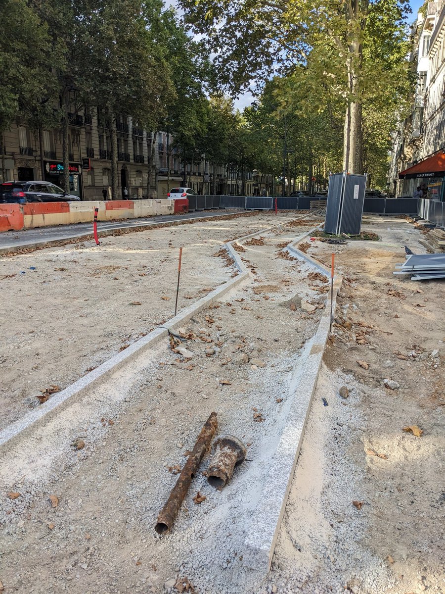 Baptiste (@baptiste_gvn75) on Twitter photo Serieusement <a href="/Guill_Durand/">Guillaume Durand</a> <a href="/MairieParis14/">Mairie du 14e</a>, vous faites encore ce genre d’angles cyclables en 2025 ?!?
Le réaménagement cyclable sur Denfert est vraiment honteux ! Serieusement <a href="/Guill_Durand/">Guillaume Durand</a> <a href="/MairieParis14/">Mairie du 14e</a>, vous faites encore ce genre d’angles cyclables en 2025 ?!?
Le réaménagement cyclable sur Denfert est vraiment honteux !