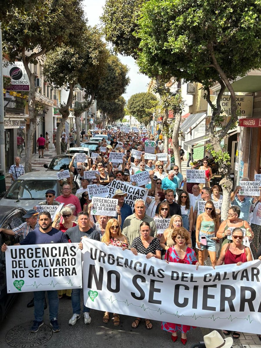 Torremolinos,  con un 57,44% de los vecinos que  votaron masivamente al PP en las últimas elecciones, hoy han tenido que salir a la calle masivamente en manifestación porque Moreno Bonilla elimina unas urgencias en el centro del pueblo que llevan abiertas  40 años  #Andalucia