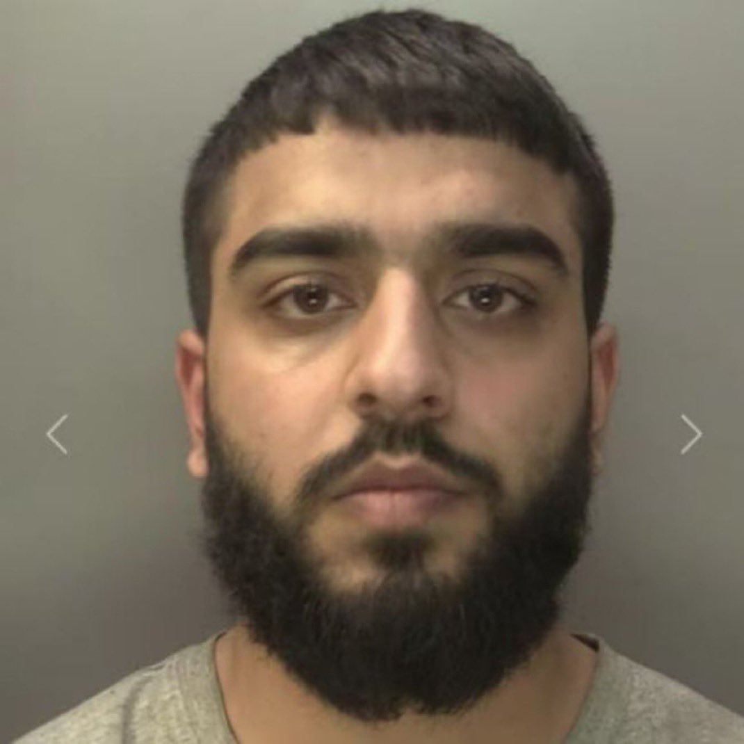 Mohammed, un paquistaní de 23 años, irrumpió en la casa de una mujer inglesa en Birmingham y la sometió a  5 horas de violación y tortura.
Le echó lejía (lavandina) en ojos y boca, la obligó a comer heces de gato, le quemó el cabello y le robó sus pertenencias.