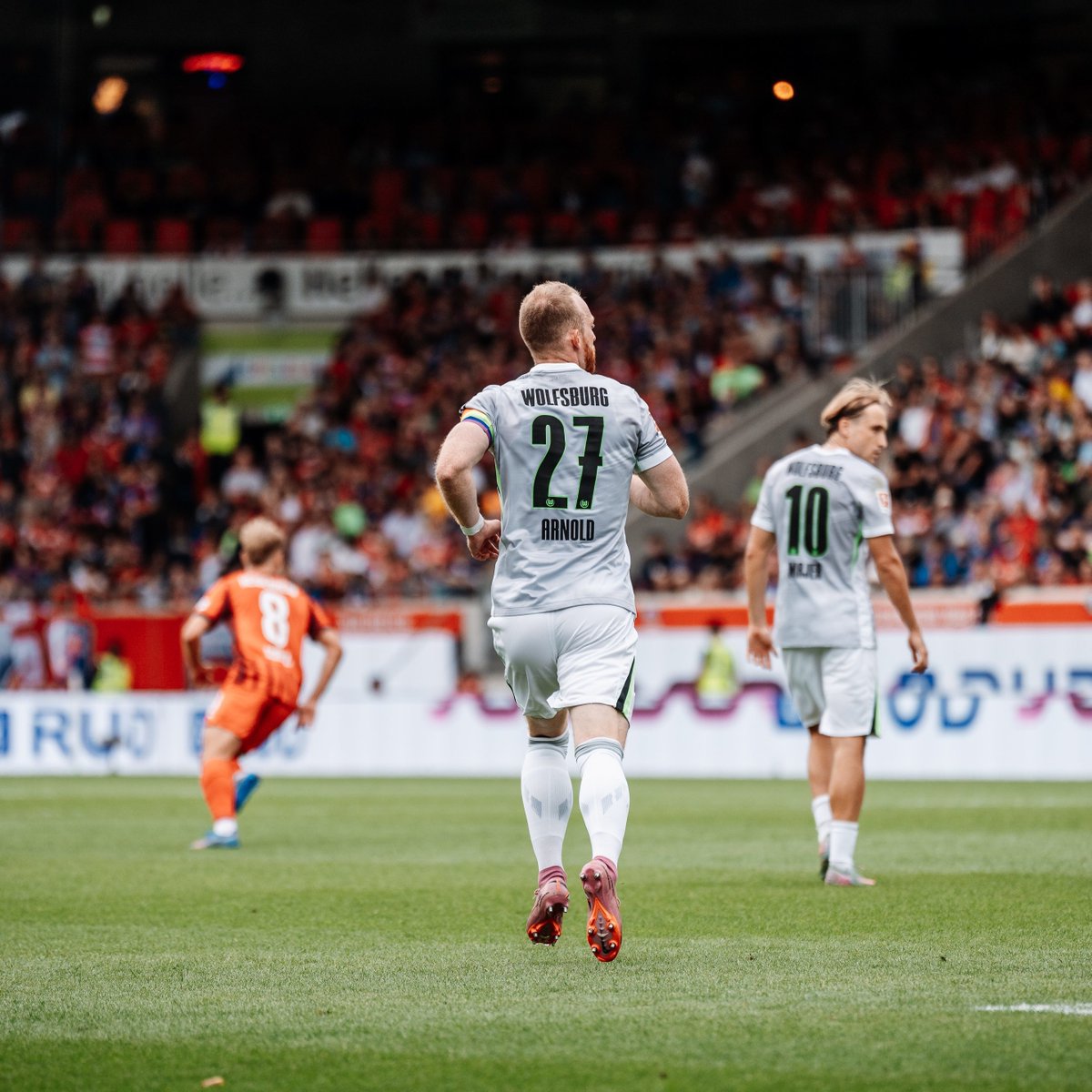 ⏱️ 46' | Inicia la segunda mitad, ¡vamos por el triunfo! 🐺💪 

#VfLWolfsburg #FCHWOB 1-1