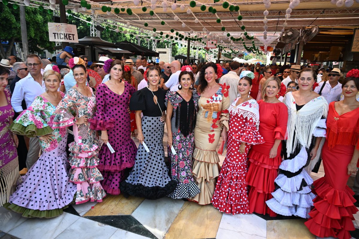 💃 La Feria del Mediodía llena el centro de sabor y buena cocina con siete ambigús. 

🙌 La alcaldesa de Almería, <a href="/Mar_del_MarVaz/">María del Mar Vázquez</a>, la ha inaugurado en el Mirador de la Rambla y luego ha recorrido los demás espacios.