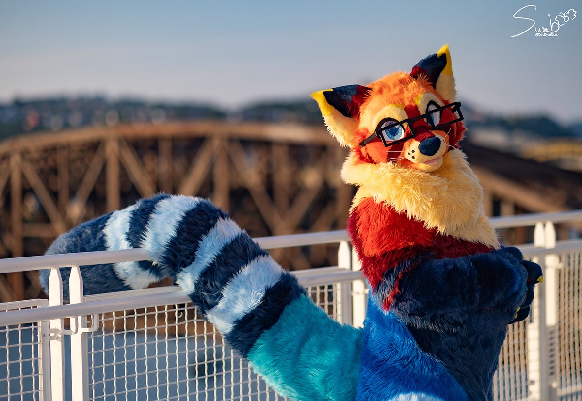 “Will you be long?”

Yes. Yes I will be! 

🪡:<a href="/CosmellCosplay/">CosmellCosplay 🔜 🦋</a> 
📸:<a href="/DrSwablu/">DrSwablu</a> 
#furry #fursuit