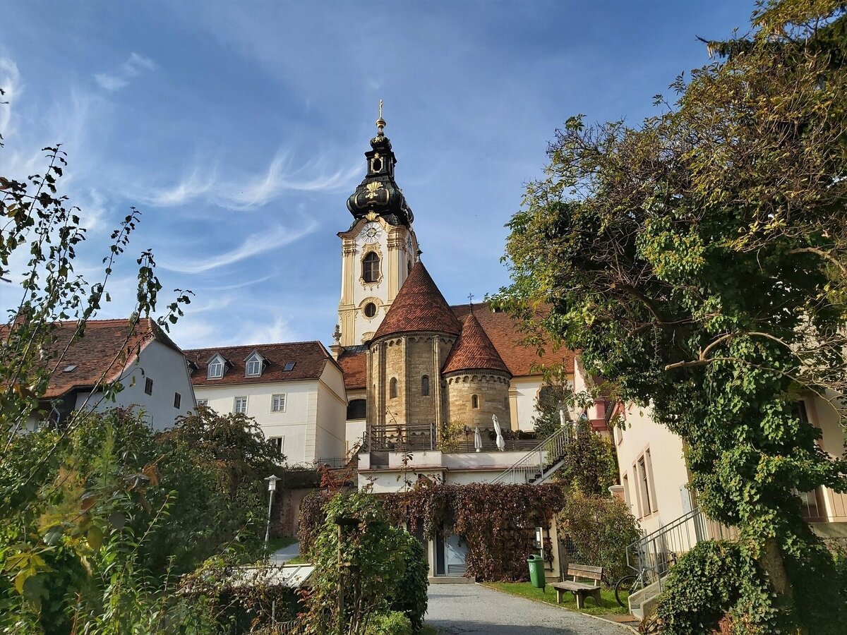 LambdaEvropa's tweet photo. Kirche Hartberg
Hartberg, Steiermark, Österreich

Die barocke Kirche hinter dem romanischen Karner. Um die Kirche herum gibt es einen kleinen Garten, der besonders im Frühling schön ist. https://t.co/fxG1v6EnyN