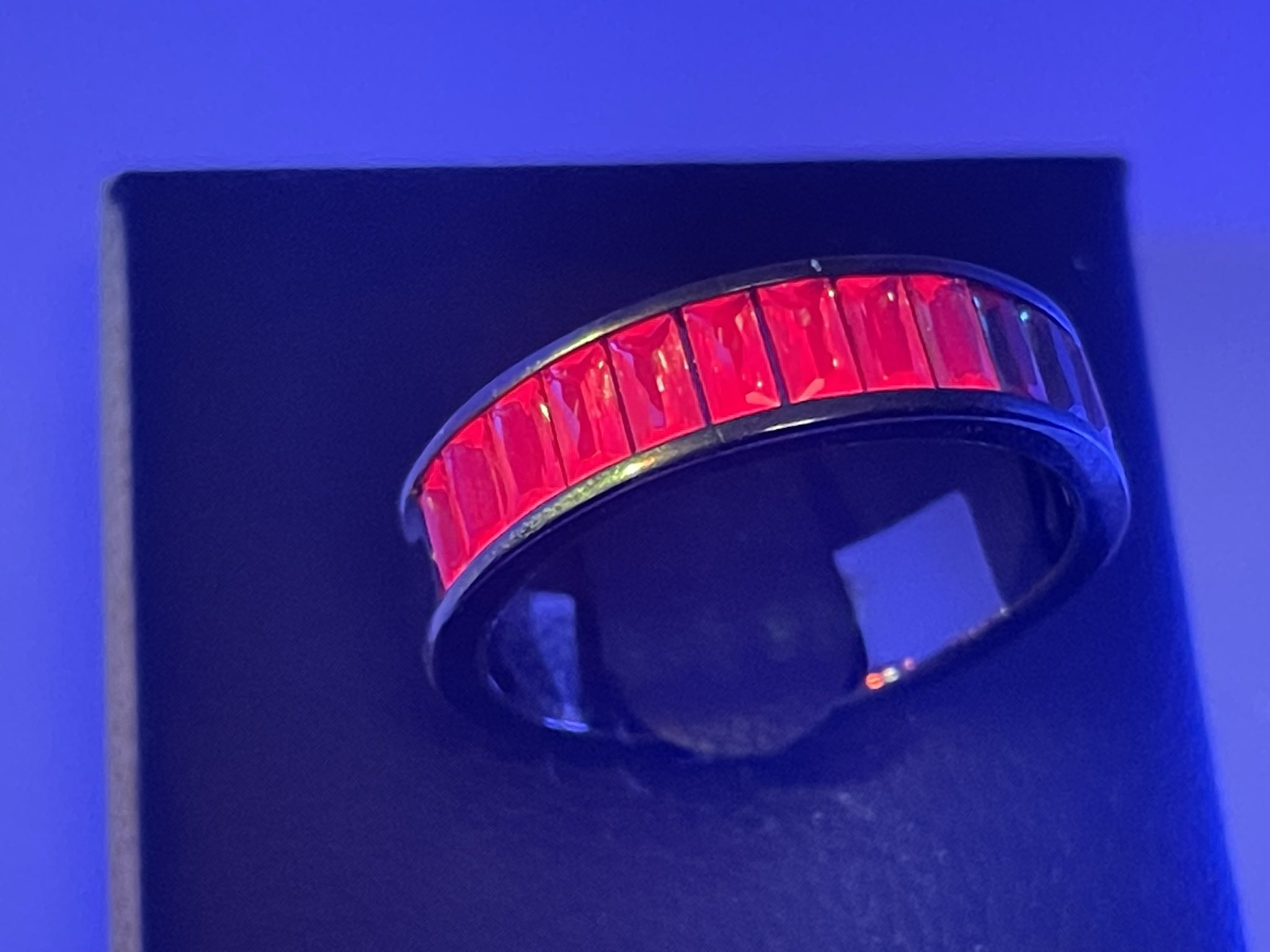 la.vex ラベックス 合成アレキサンドライト 13号 神秘的なカラー