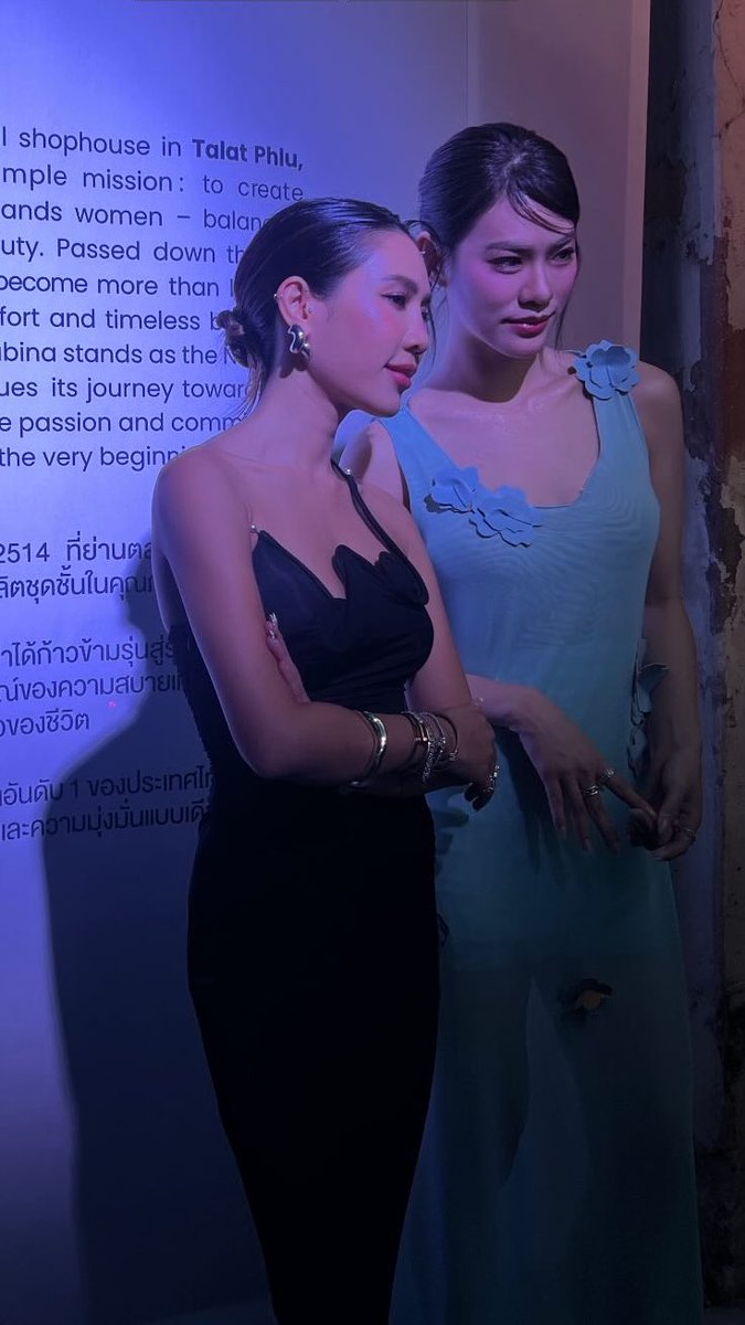 คนเราสวยขนาดนี้ได้ยังไงกัน 🫠

EMITHASORN WITH SABINA
#SabinaBralessxEmi