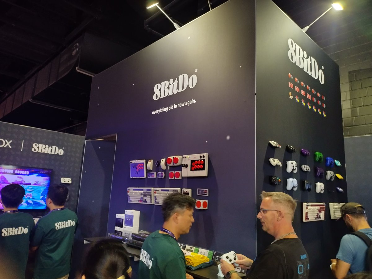 Checking out the #8BitDoGamescom booth at #gamescom2025! <a href="/8BitDo/">8BitDo</a>