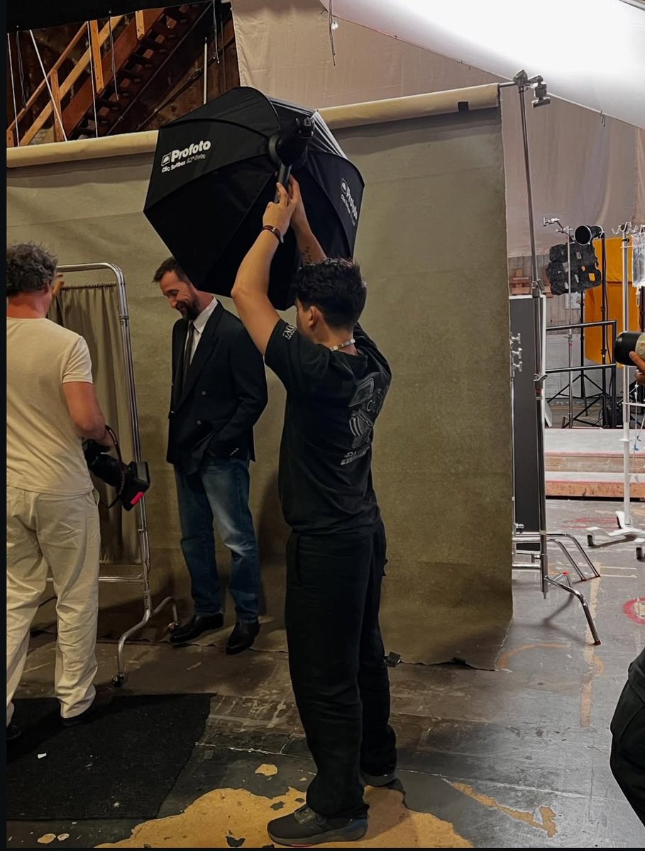 New behind the scenes pictures of Noah's photoshoot with The Wrap

Posted on Instagram by Jennifer Laski (jenlaskiphotovideo)