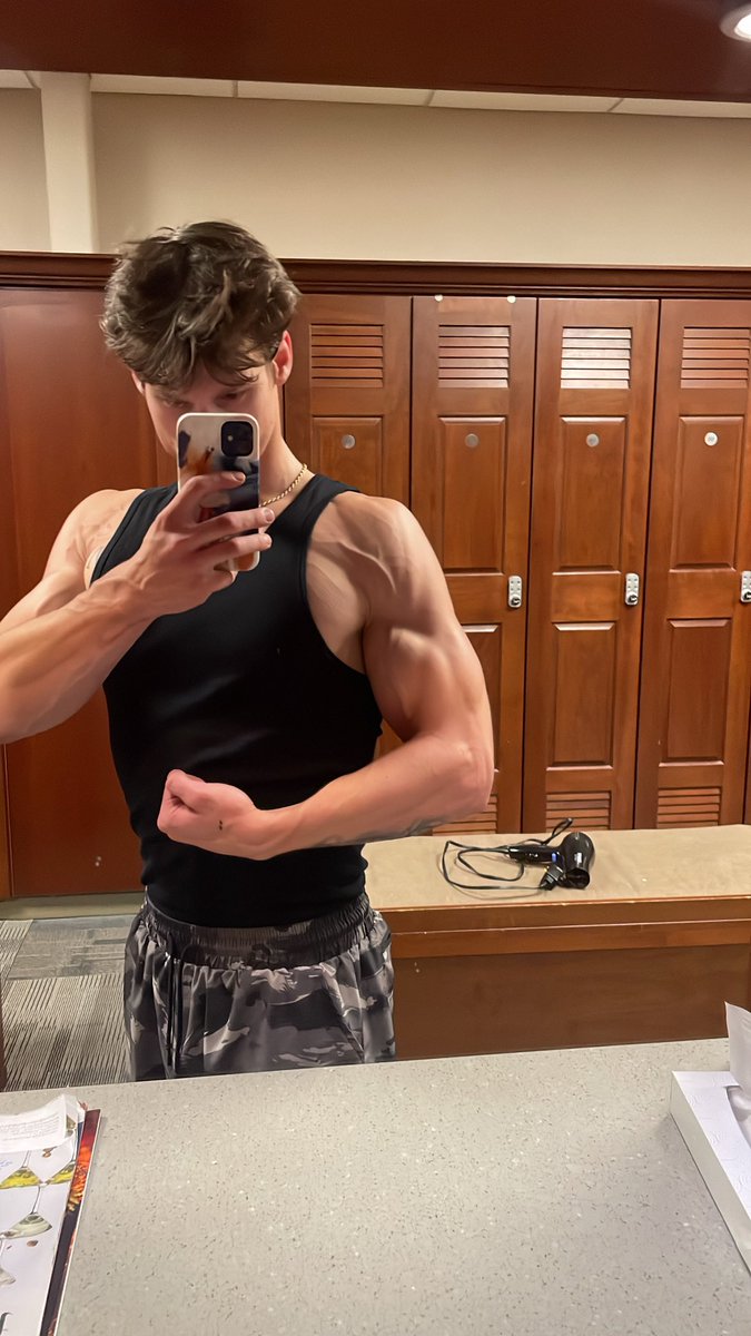 Booj🛸 tweet media