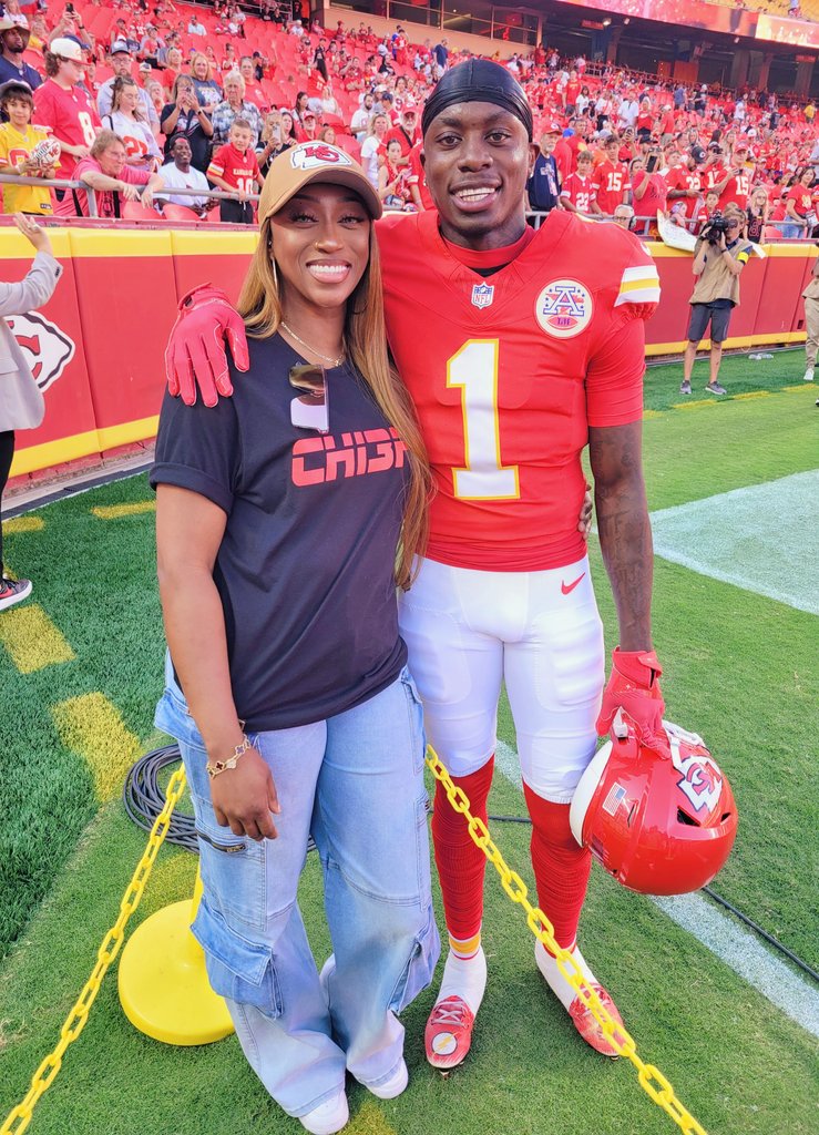 Year ✌🏾
#StillLivingInEachMoment 🤍