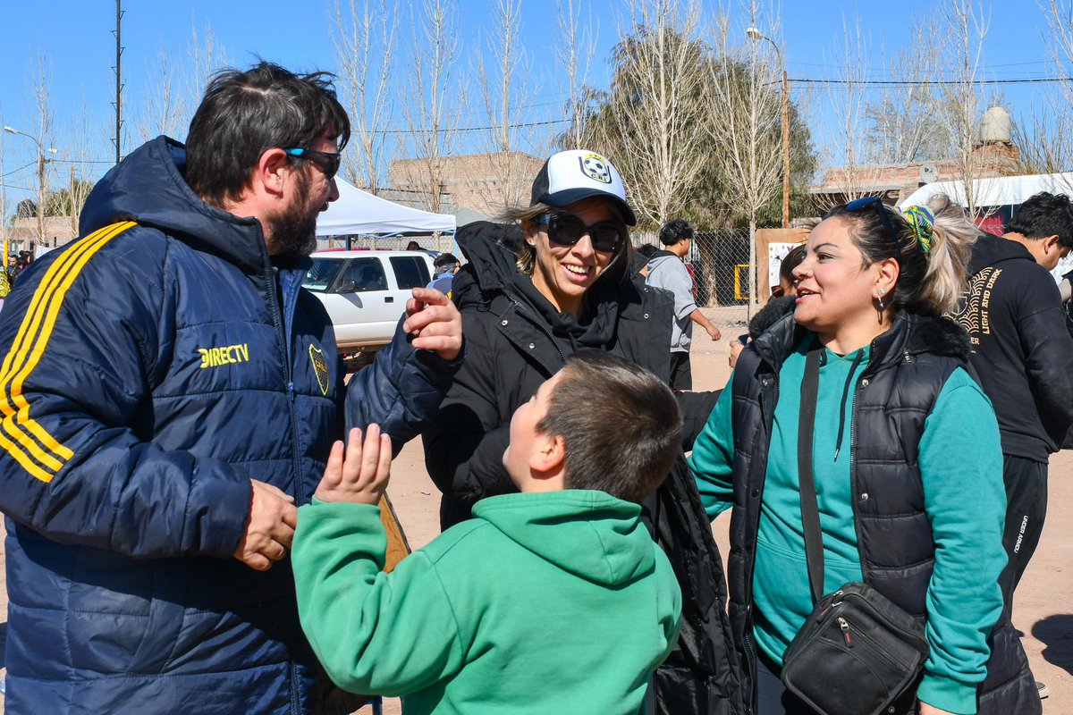 Seguimos festejando el día del Niño en cada barrio de nuestra localidad 🫂 junto a los compañeros de petroleros sangre negra en Rincón de los Sauces.