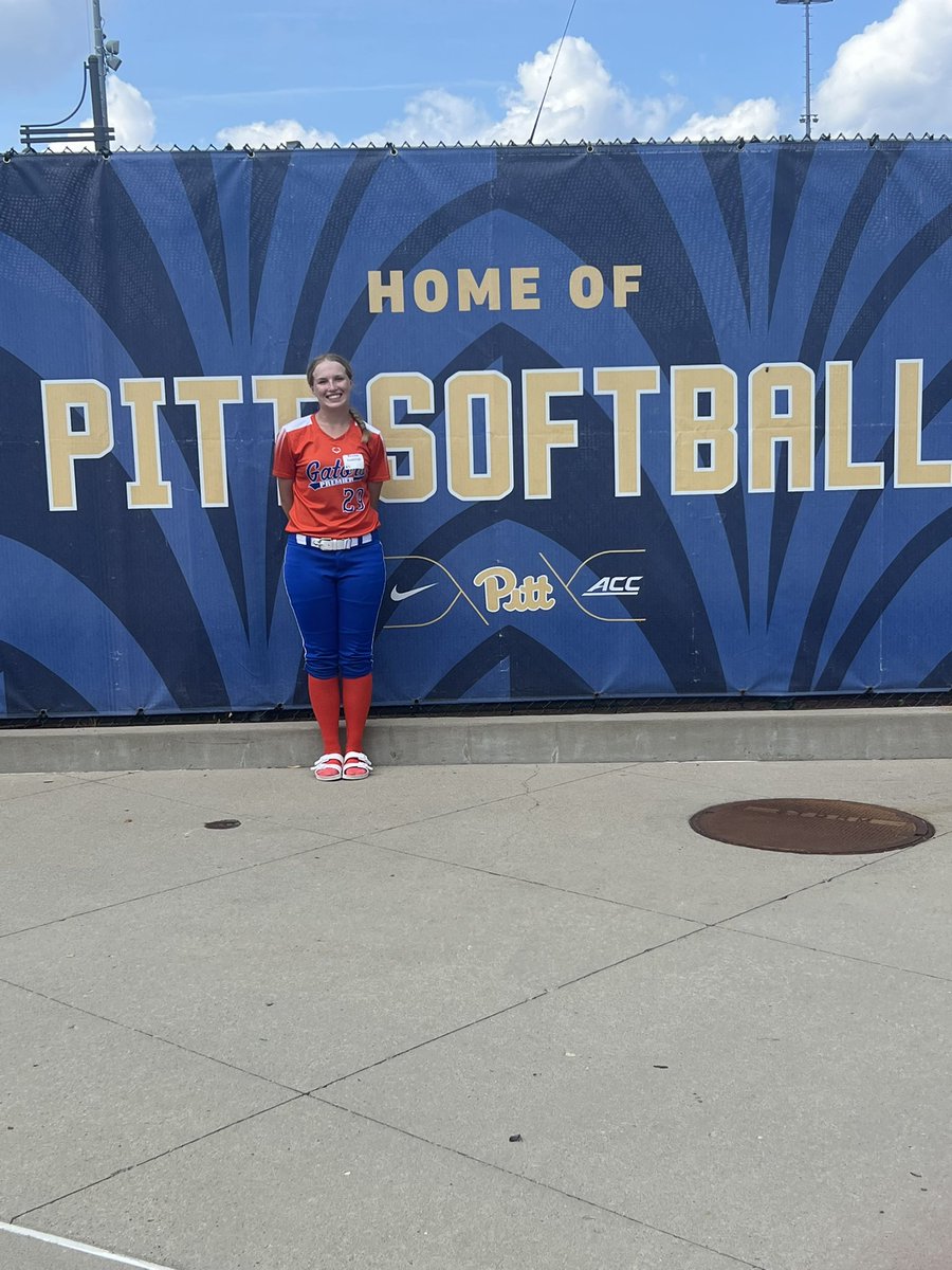 KKetelhut29's tweet image. Thank you so much to Coach Allard, Coach Schurr, and Coach G (happy birthday!) for an incredible camp experience today! I learned so much and I can’t wait to keep working before I come back next time to Pitt! Go Panthers! @Pitt_SB @DivineChildAthl @GatorsKetelhut @divinechildsb