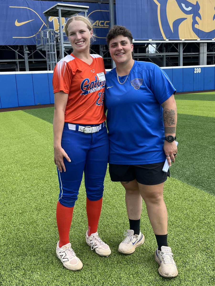 KKetelhut29's tweet image. Thank you so much to Coach Allard, Coach Schurr, and Coach G (happy birthday!) for an incredible camp experience today! I learned so much and I can’t wait to keep working before I come back next time to Pitt! Go Panthers! @Pitt_SB @DivineChildAthl @GatorsKetelhut @divinechildsb