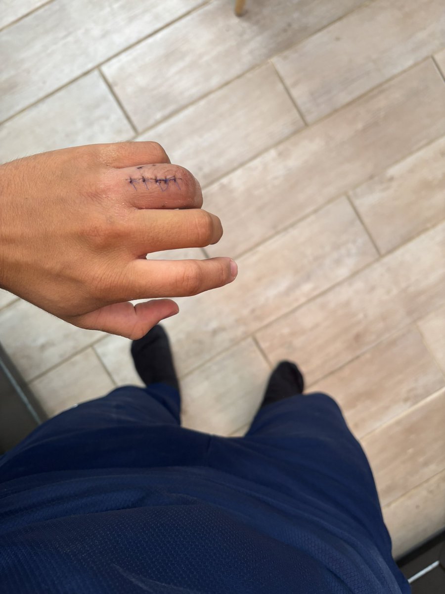 💉 tweet media