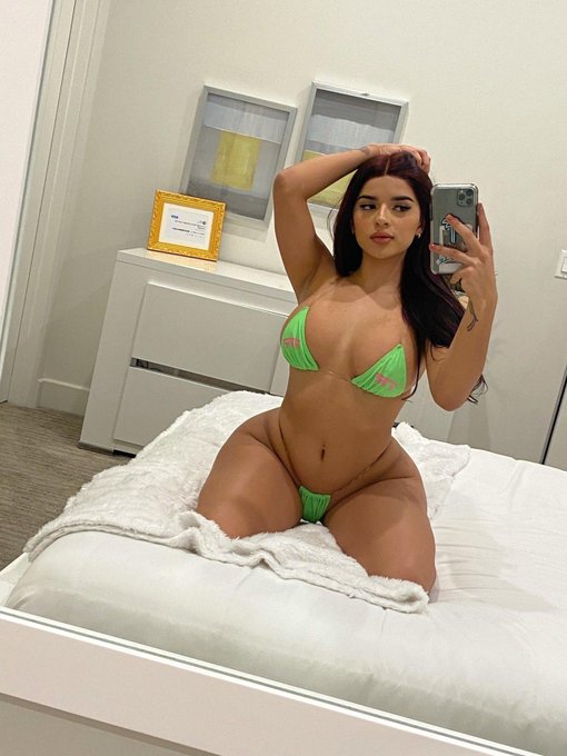 Watch Juanita JCV's leaked NSFW photo on TwXstars