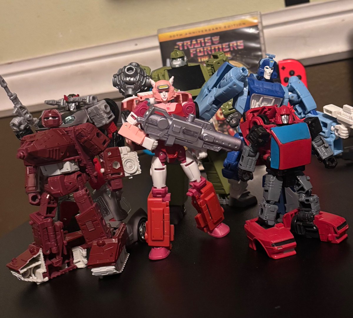 Just wanted to post this too but I also made skybound bulkhead who I believe is likely going to be a space bridge mechanic in the comics
#Transformers #Maccadam