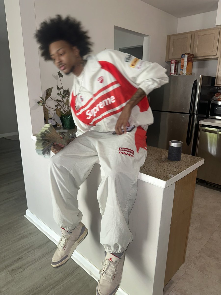 SEVEN DEUCE tweet media