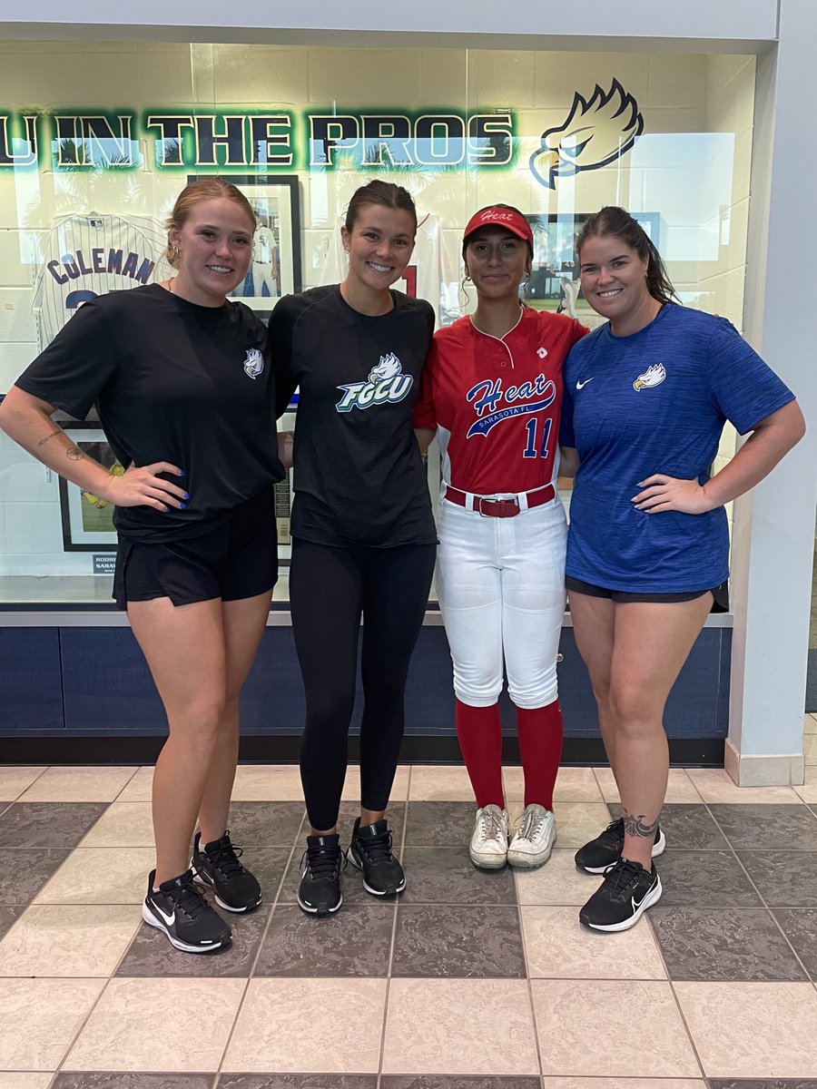 Didn’t get to show out on the field today due to weather. Instead, received tons of valuable information about this team’s culture and coaching staff from a worthwhile Q&amp;A. Thank you so much <a href="/LindsayFico/">Lindsay Fico</a> for having me. Hope to see you again soon! #Wegles 

<a href="/FGCU_Softball/">FGCU Softball</a>