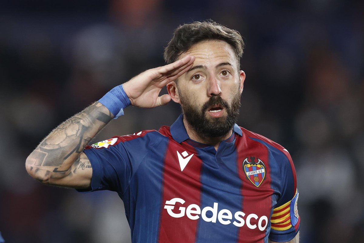 AHADI4's tweet image. 38 سنة لكن ما استبعد يسجل اليوم .. موراليس