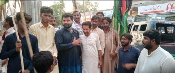 BilalHussainCh3's tweet image. During Chairman @BBhuttoZardari’s Awami Long March, Ayaz could have easily traveled in his own car or with an MNA/MPA in their vehicles. But instead, he chose to ride with PYO Workers, in our Youth’s van. He slept where we slept.
#PYOworkersWants
#AyazasaPresident
#PYOSindh