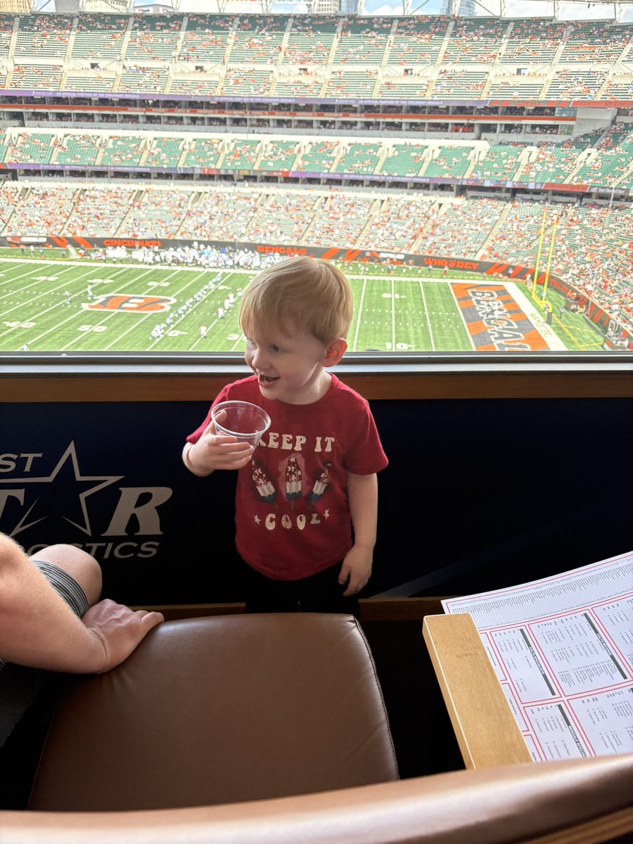 chellysites's tweet image. Declan’s 1st Bengals game sponsored by @Firststarlog