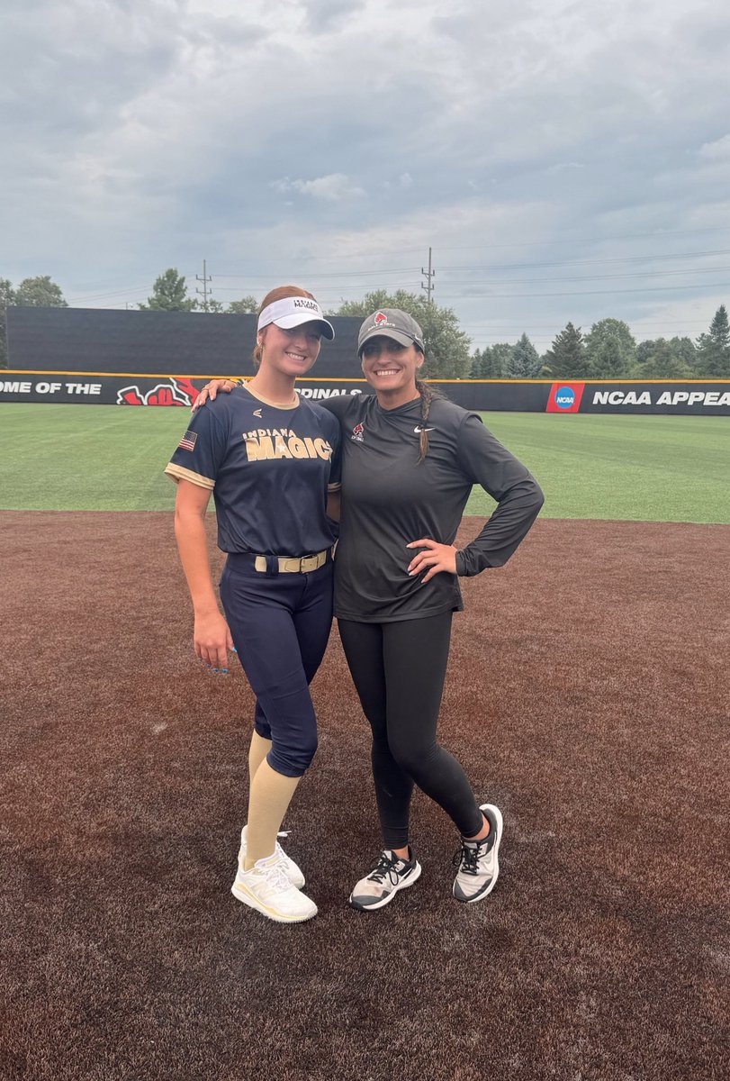 Had a great time and experience at BSU softball camp today. Worked on a little bit of everything including hitting live, fielding and some pitching. Thank you <a href="/CoachPena_BSU/">Helen Peña</a> <a href="/IMG2010Langston/">Indiana Magic Gold 2010 Langston</a>