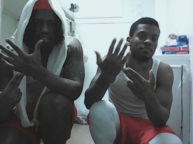 ClickinTk's tweet photo. dm on his way to da feds shit small be back ina min.....#backondeyasssoon clickin dont stop people do.... #freedaclickas #longlivetayion #longlivestunnz https://t.co/6vXsjPXZ2G