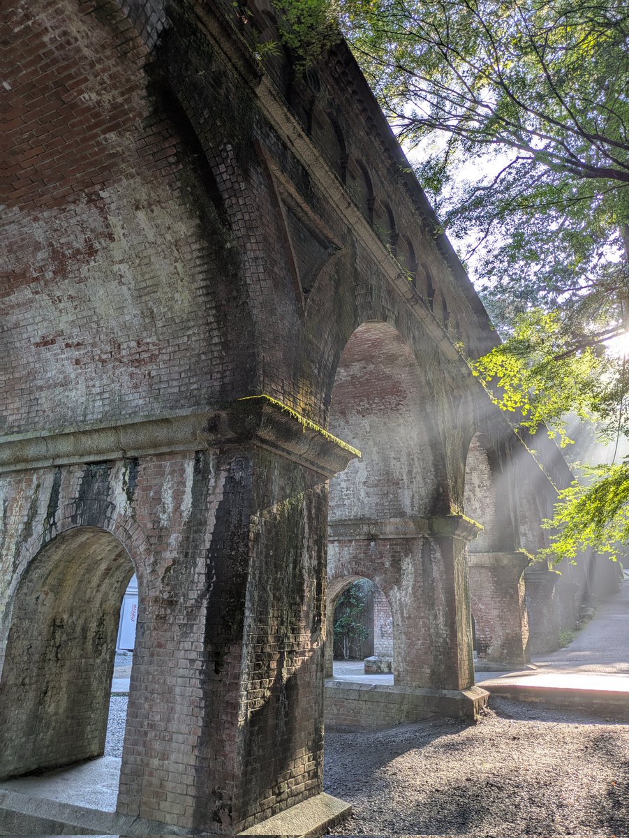 京都ぶらり
2025年8月24日(日)
おはようございますm(_ _)m
南禅寺水路閣から
良い休日をお過ごし下さい！
本日も宜しくお願い致します。
#京都ぶらり
#南禅寺水路閣
#神社仏閣巡り