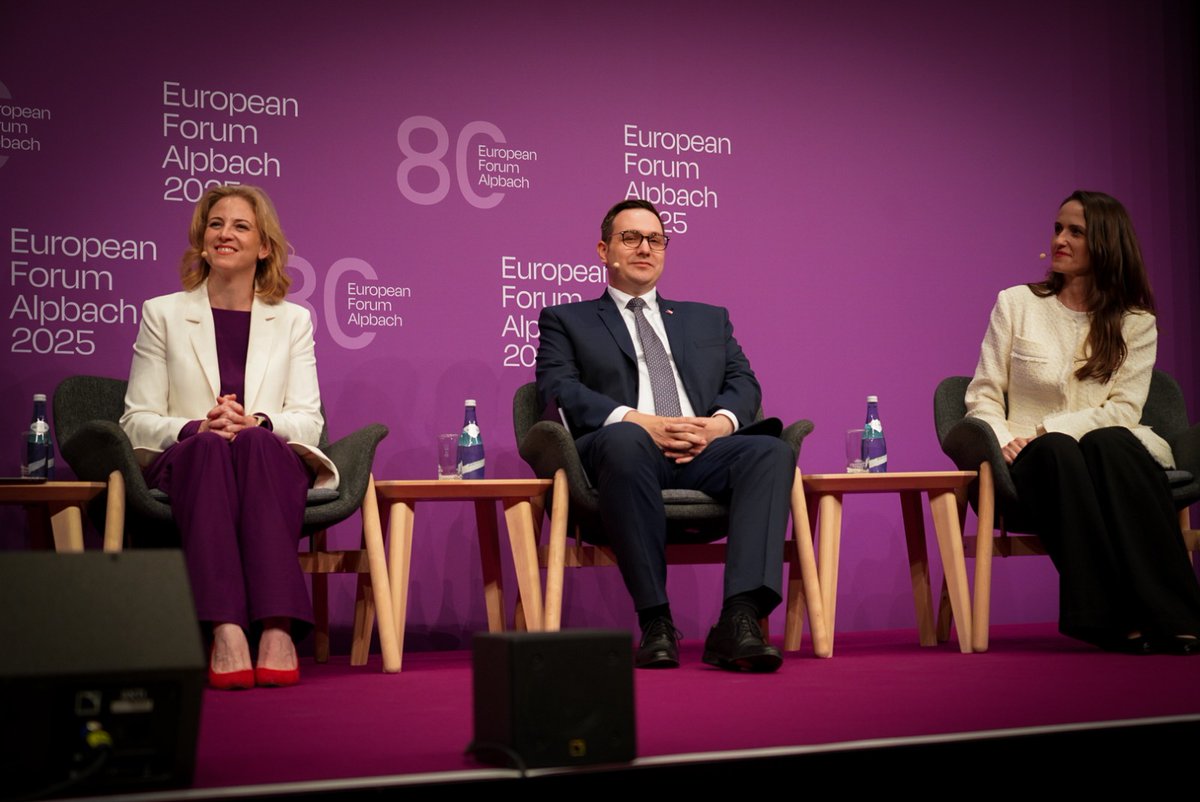 Toiu Oana tweet media