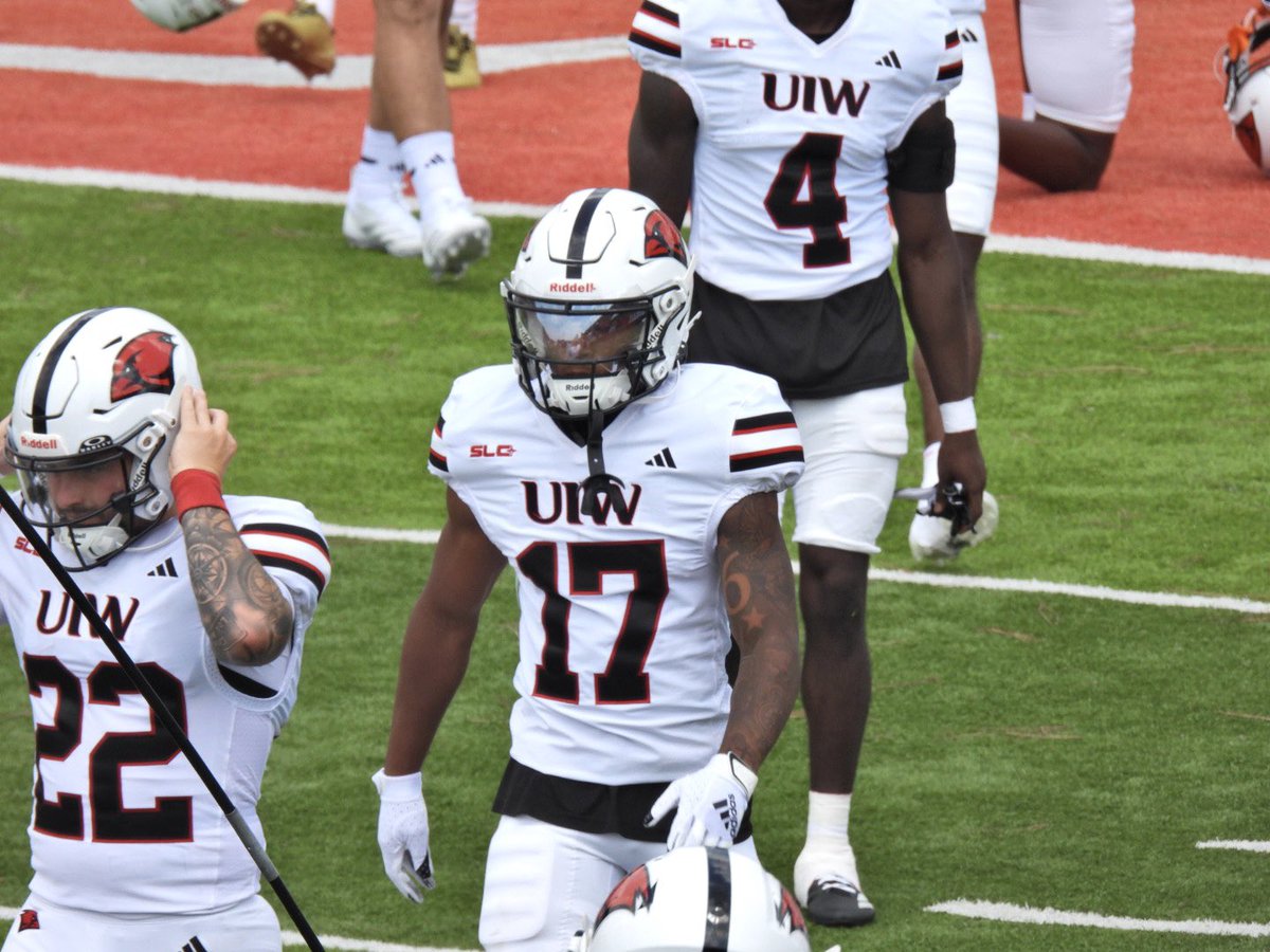 LaTishaStaten9's tweet photo. Letโs get it Jammer 1! Game One! We in here! #UIW #KJ17 https://t.co/gRXErhIOZs