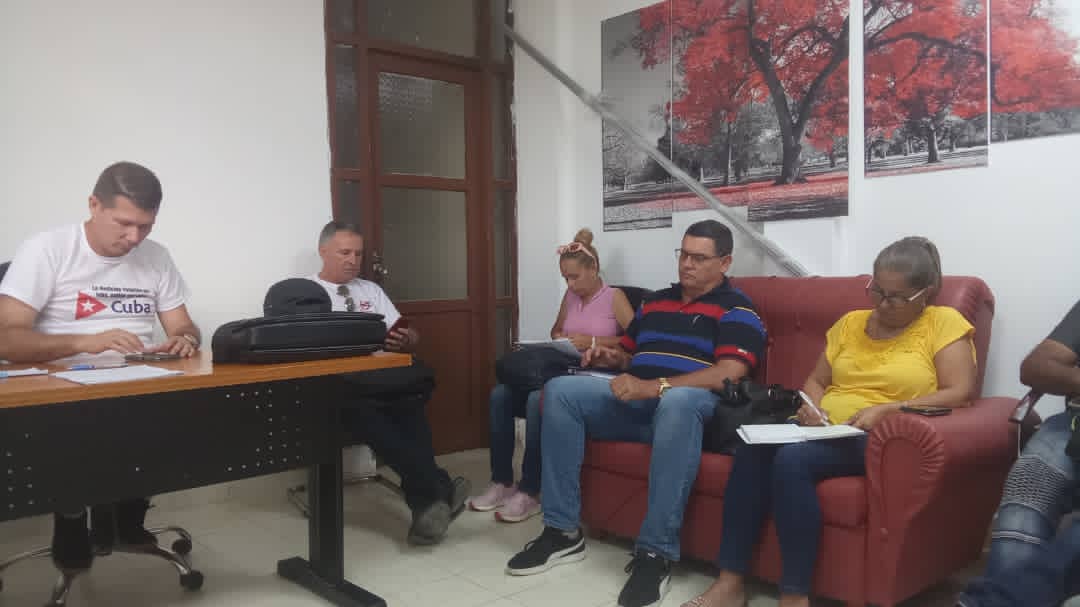 Subdirector General de Salud Las Tunas (@subgeneraltunas) on Twitter photo 🩺Reunión de aseguramiento al fin de semana con directivos de la <a href="/dgslastunas/">Dirección General de Salud Las Tunas</a> donde evalúamos la cobertura de los recursos y discutimos los traslados de pacientes en las últimas 24 horas.
#CubaPorLaVida #LasTunas 🩺Reunión de aseguramiento al fin de semana con directivos de la <a href="/dgslastunas/">Dirección General de Salud Las Tunas</a> donde evalúamos la cobertura de los recursos y discutimos los traslados de pacientes en las últimas 24 horas.
#CubaPorLaVida #LasTunas