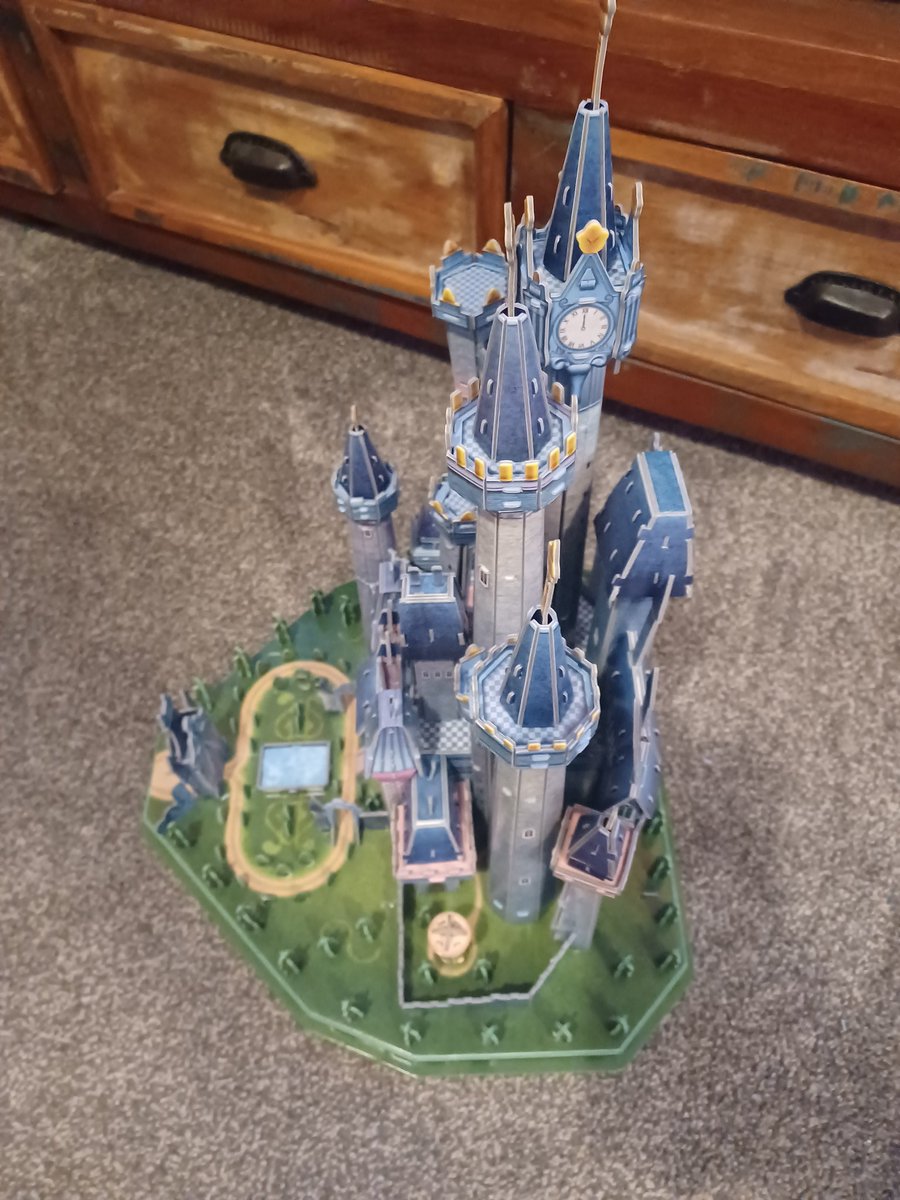 I've been busy doing a 3d puzzle for quite a few nights! I love it!