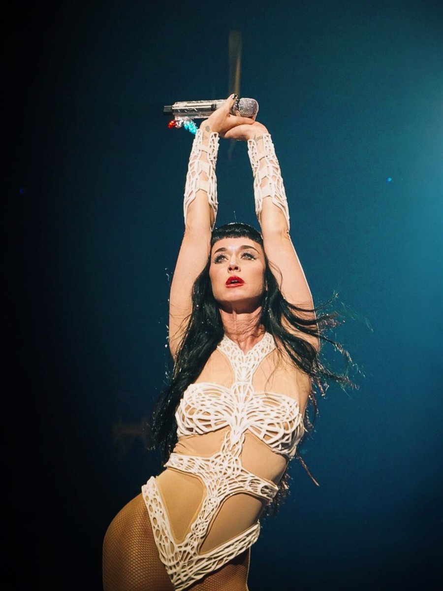 🎫✨ SOLD OUT BB! Os ingressos para o último show da THE LIFETIMES TOUR na América do Norte estão oficialmente esgotados! Katy Perry encerra hoje à noite, em Miami (EUA), a segunda temporada de apresentações da sua turnê mundial.