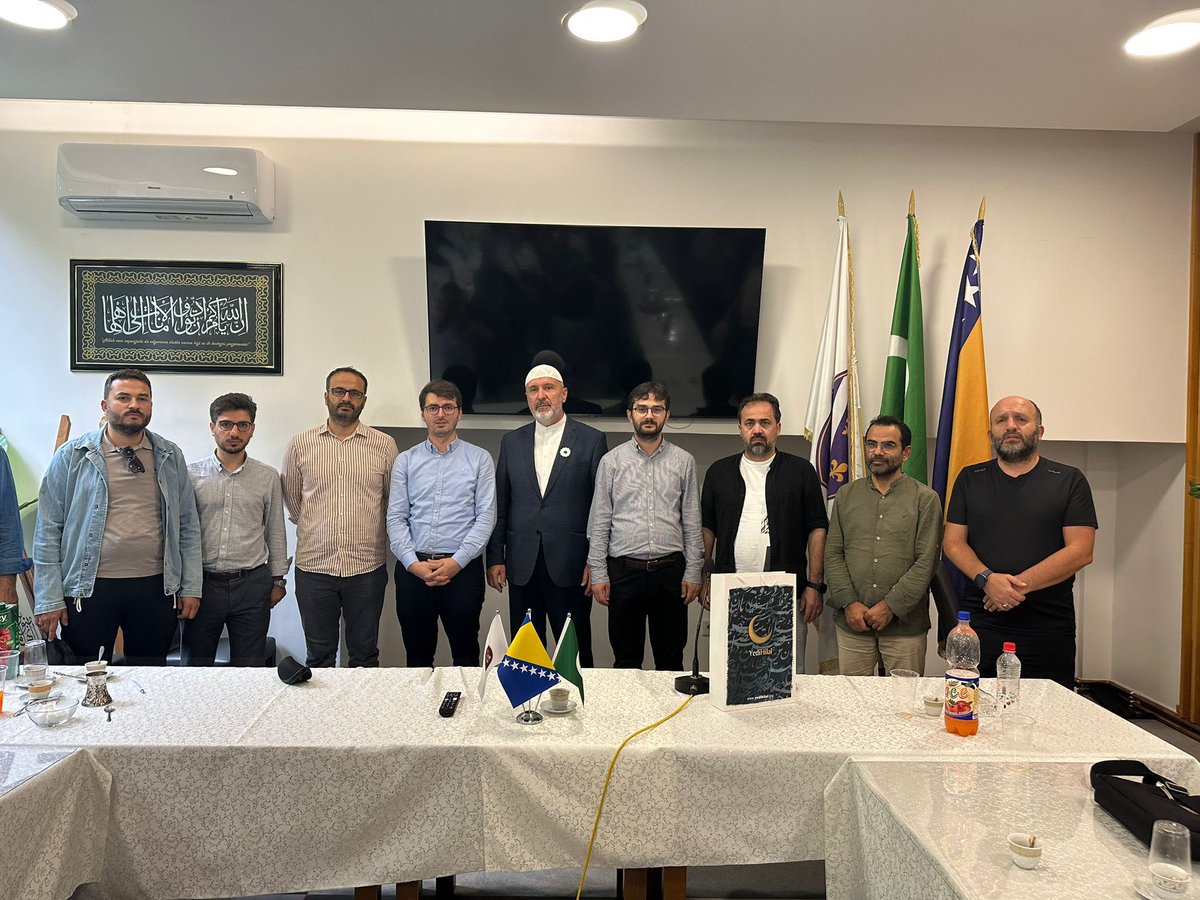 Bosna’da gerçekleştirdiğimiz programlar çerçevesinde teşkilatımızla buluşan

1-Mladi Müslimani Başkanı Ethem Baksiç’e, 
2-Travnik Müftüsü Dr. Ahmet Aidoviç’e, 
3-Saraybosna Üniversitesi Dr. Yahya Musiloviç’e, 
4-Mostar Başimamı Süleyman Cikotiç’e teşekkür ediyorum.
