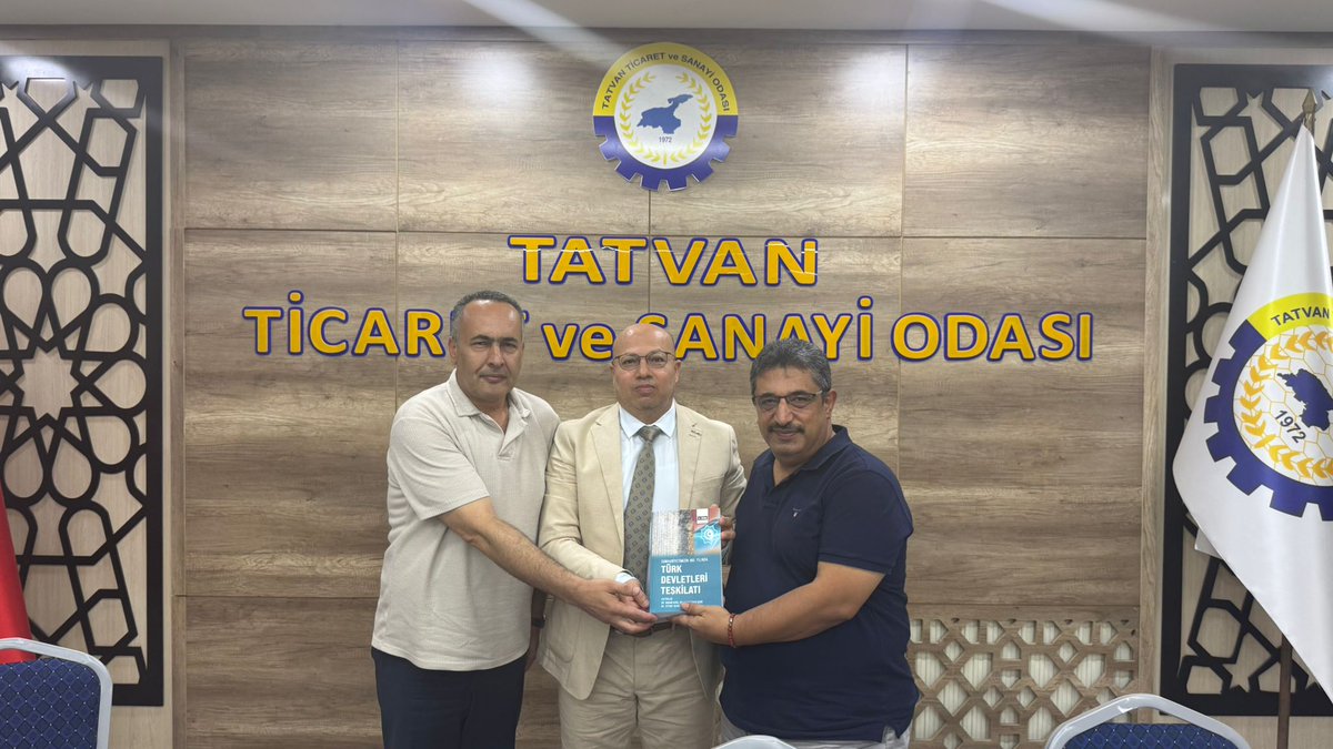 Tatvan Tso (@tatvantso) on Twitter photo İzmir ve Bitlis Şubelerinden oluşan MÜSİAD heyeti odamıza ziyarette bulundu.
MÜSİAD İzmir Şube Başkanı Gökhan Temur ve Bitlis Şube Başkanı Mehmet Ilık'ın da yer aldığı heyet ziyaret kapsamında Oda Başkanımız <a href="/Bilaldagdagan/">Bilal ADABAĞ</a> ve odamız meclis üyeleriyle ile biraraya geldi. +++ İzmir ve Bitlis Şubelerinden oluşan MÜSİAD heyeti odamıza ziyarette bulundu.
MÜSİAD İzmir Şube Başkanı Gökhan Temur ve Bitlis Şube Başkanı Mehmet Ilık'ın da yer aldığı heyet ziyaret kapsamında Oda Başkanımız <a href="/Bilaldagdagan/">Bilal ADABAĞ</a> ve odamız meclis üyeleriyle ile biraraya geldi. +++