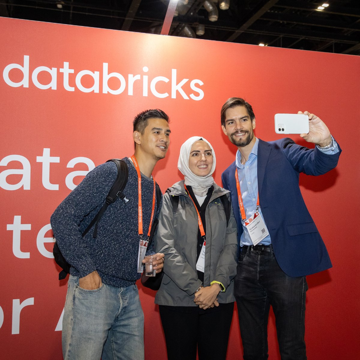 databricks's tweet image. #DataAIWorldTour is your front-row seat to what’s next in data and AI 💫

Join leaders, practitioners, and innovators as they share insights on a range of topics spanning generative AI, data warehousing, data governance and more.

Find a stop near you: databricks.com/dataaisummit/w…