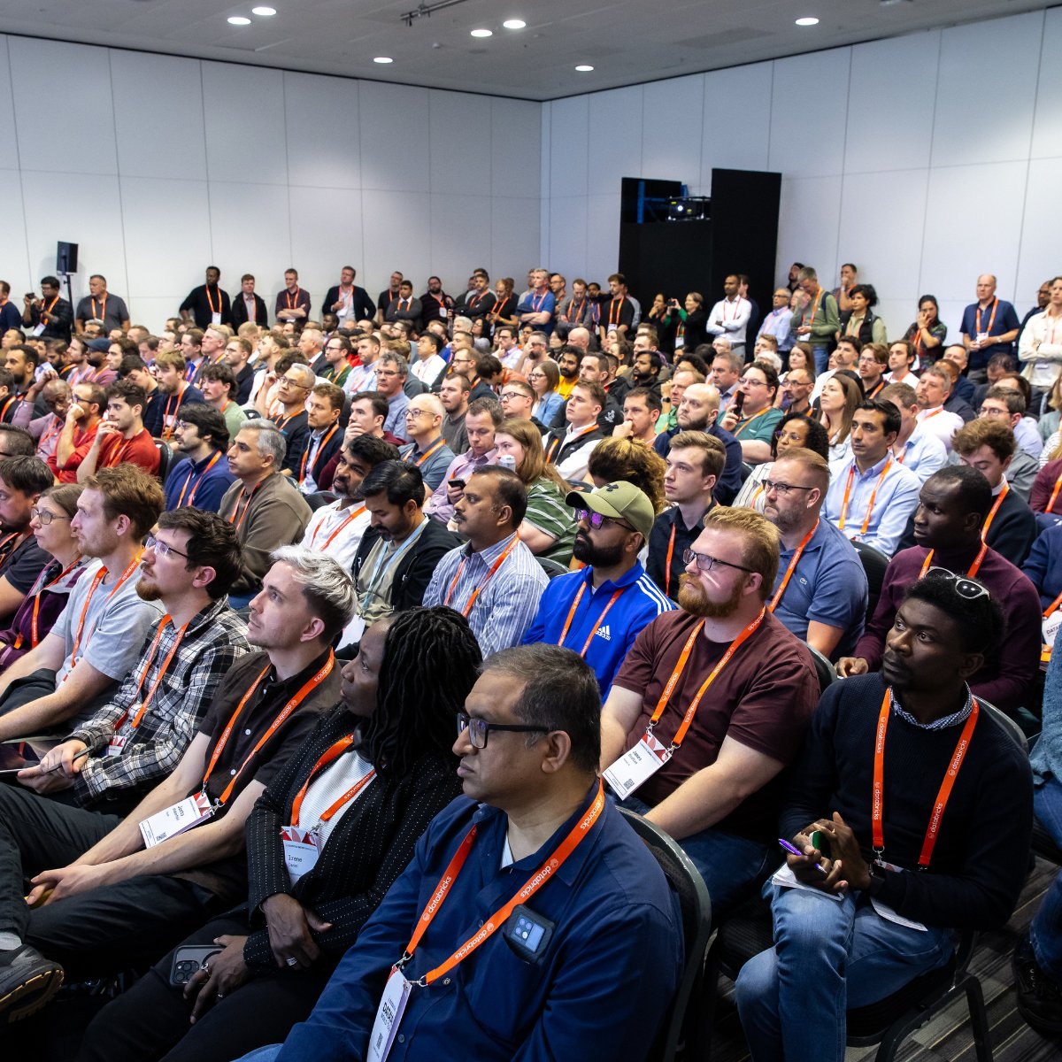 databricks's tweet image. #DataAIWorldTour is your front-row seat to what’s next in data and AI 💫

Join leaders, practitioners, and innovators as they share insights on a range of topics spanning generative AI, data warehousing, data governance and more.

Find a stop near you: databricks.com/dataaisummit/w…