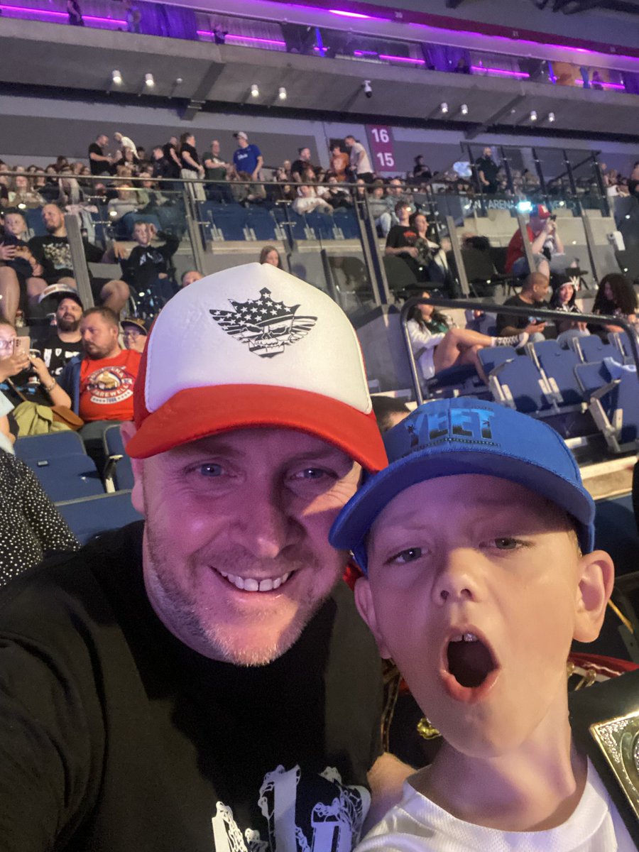 vickers_ste's tweet image. Having a great night @ #WWELiverpool