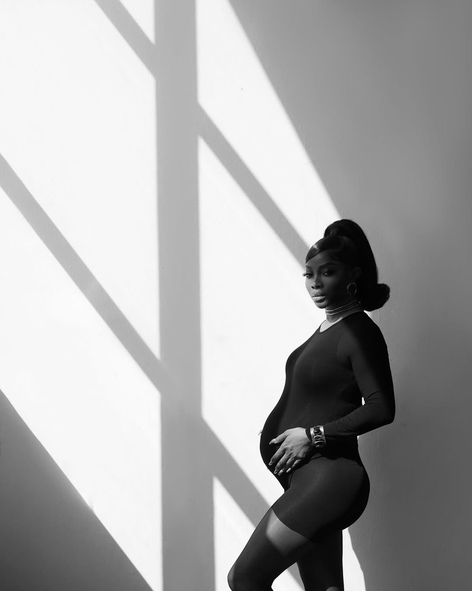 Congratulations to <a href="/tokstarr/">Toke Makinwa</a> ❤️ this is iconic! 

Much love to the creative team  Dahmola, Tobi Olajolo, Danny’s Hairven &amp; Tobenna  🌹

Shot at @amahstudios