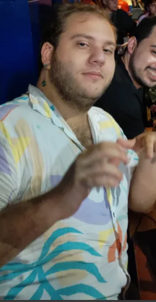 Muito feliz que eu matei esse cara