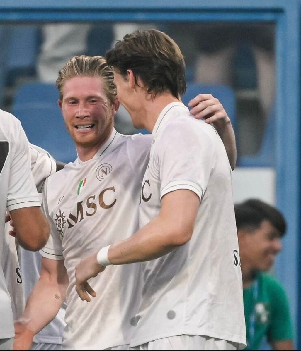 TUM!
TUM!

(Un altro biondino da Manchester e completiamo il tris. Jamm ja)
#SassuoloNapoli 
#FNS 
#SSCNapoli