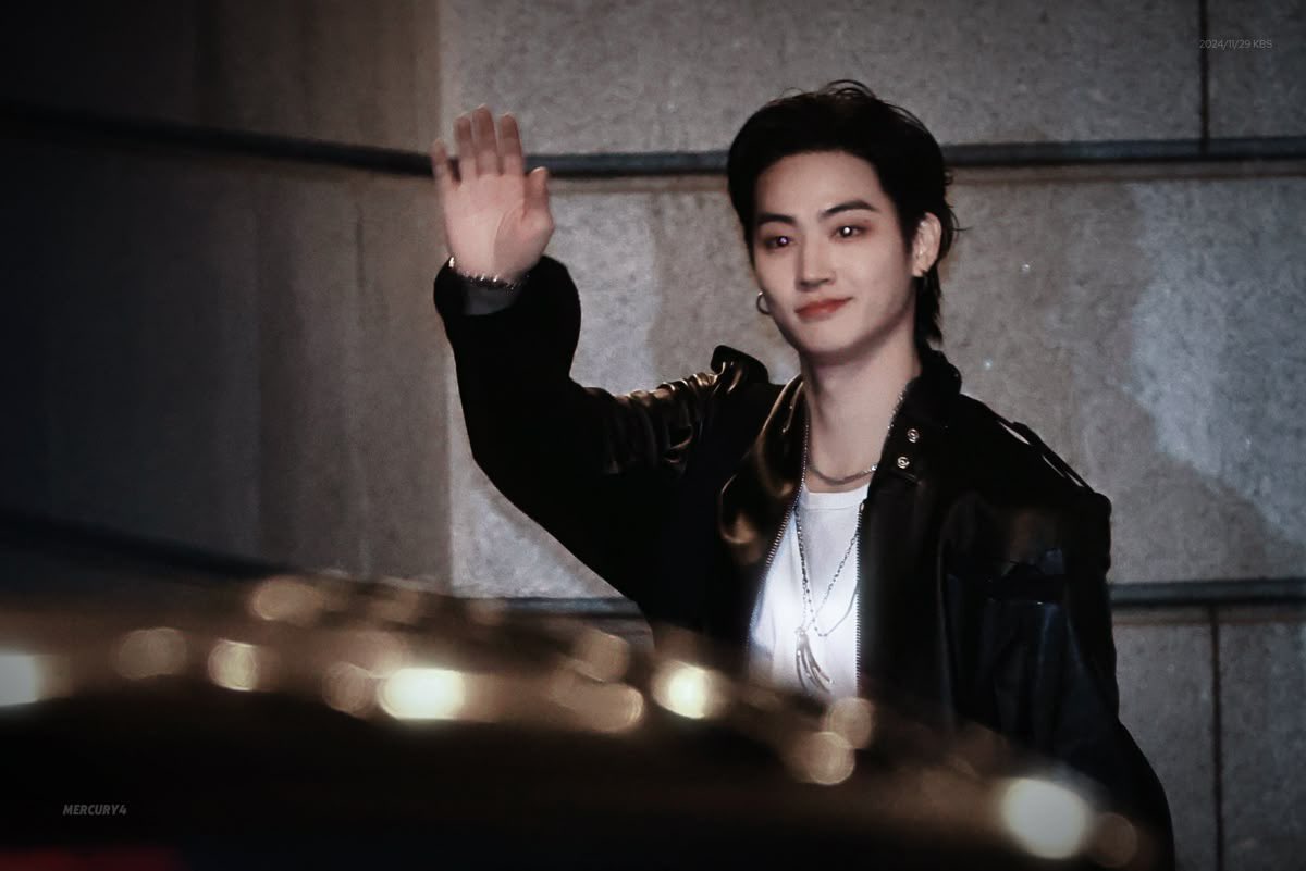 JAEXUALTENSION's tweet photo. you don’t know how much i cried over these pics 🫠 https://t.co/59peX6leSi