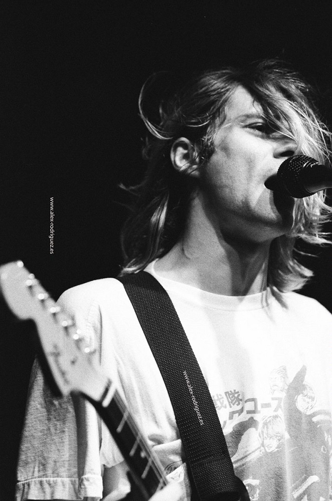 hourly kurt cobain (@hourly_cobain) on Twitter photo 