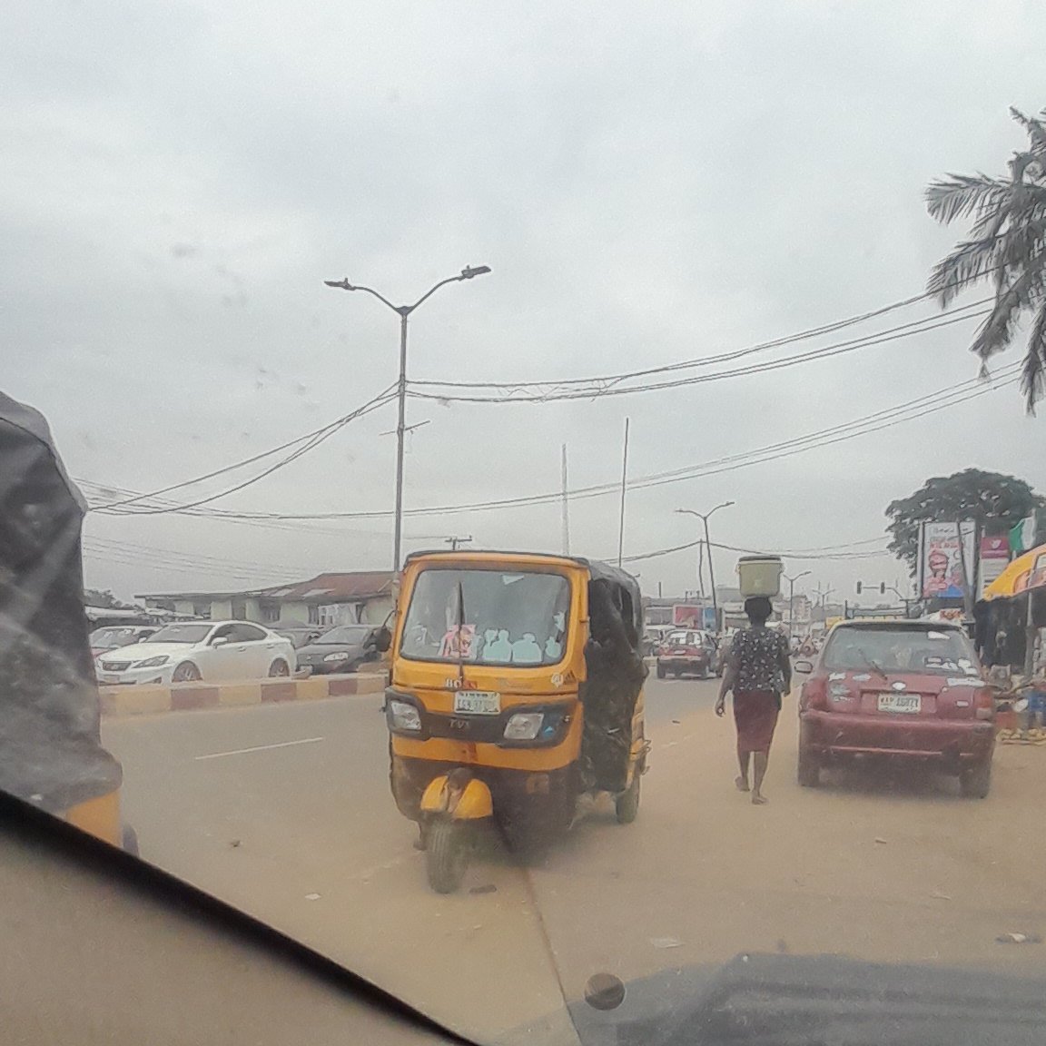 In traffic, passagers in a public transport which decides to take one-way will see it as opportunity and a right despite knowing what they are doing is wrong. They will join the driver in abusing you. Our problem is not leadership. We need to do better as a people.#Nigeria #ororo