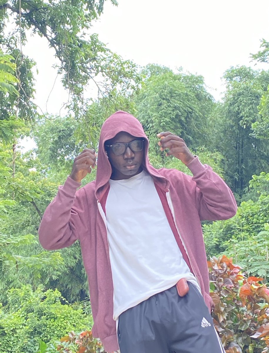 Throwback to when I was in the world

Thank Jesus for saving me😂😂