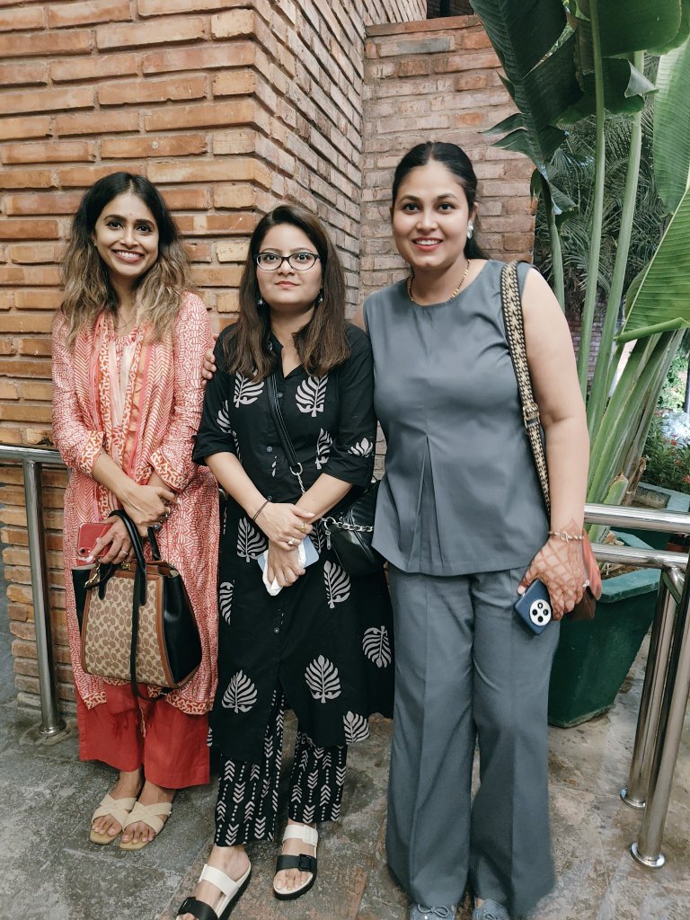 खबरों की असली ताकत – तीन चेहरे, एक मिशन, सच की खोज,

तीन कंधे, तीन कलम, और एक जज्बा - "पत्रकारिता" ⛳

#जनसेवकसिंधिया