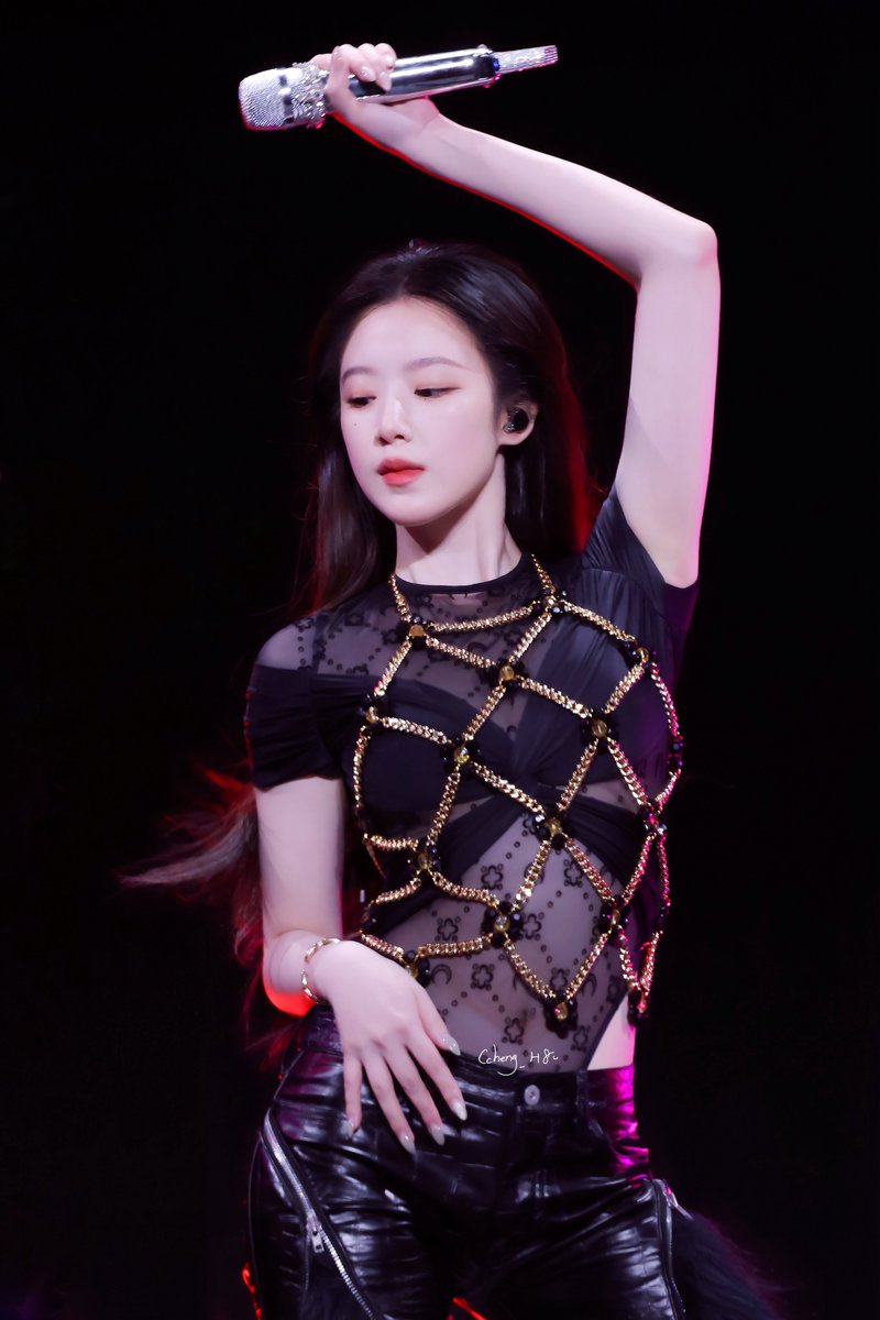 Ccheng_H8's tweet photo. 250823 TIMA
🔥
#슈화 #SHUHUA #舒華
 #아이들 #idle https://t.co/mgI1HLfZ3B