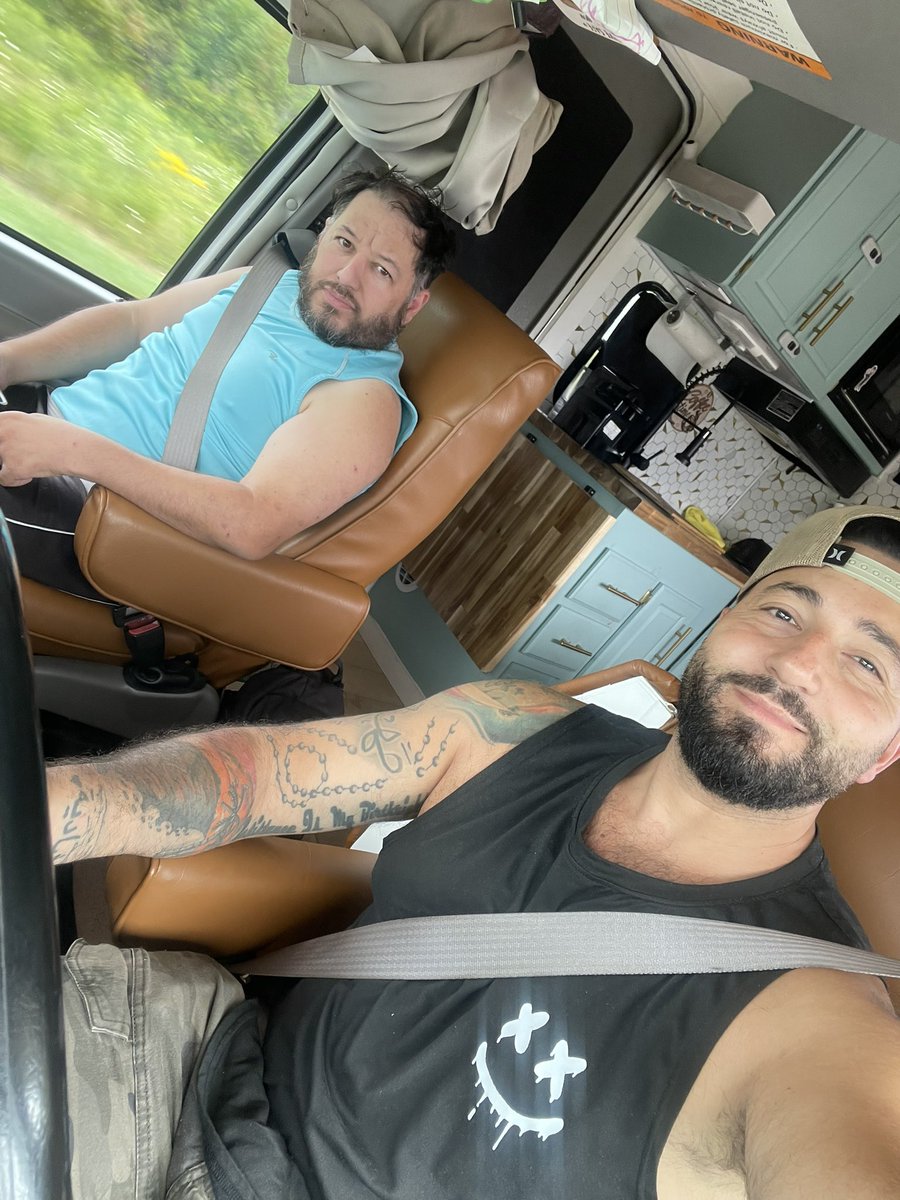 On my way to Fayetteville Georgia with <a href="/CarloPaolozza/">Carlo Paolozza</a>  only 12 hours of driving to go 😆