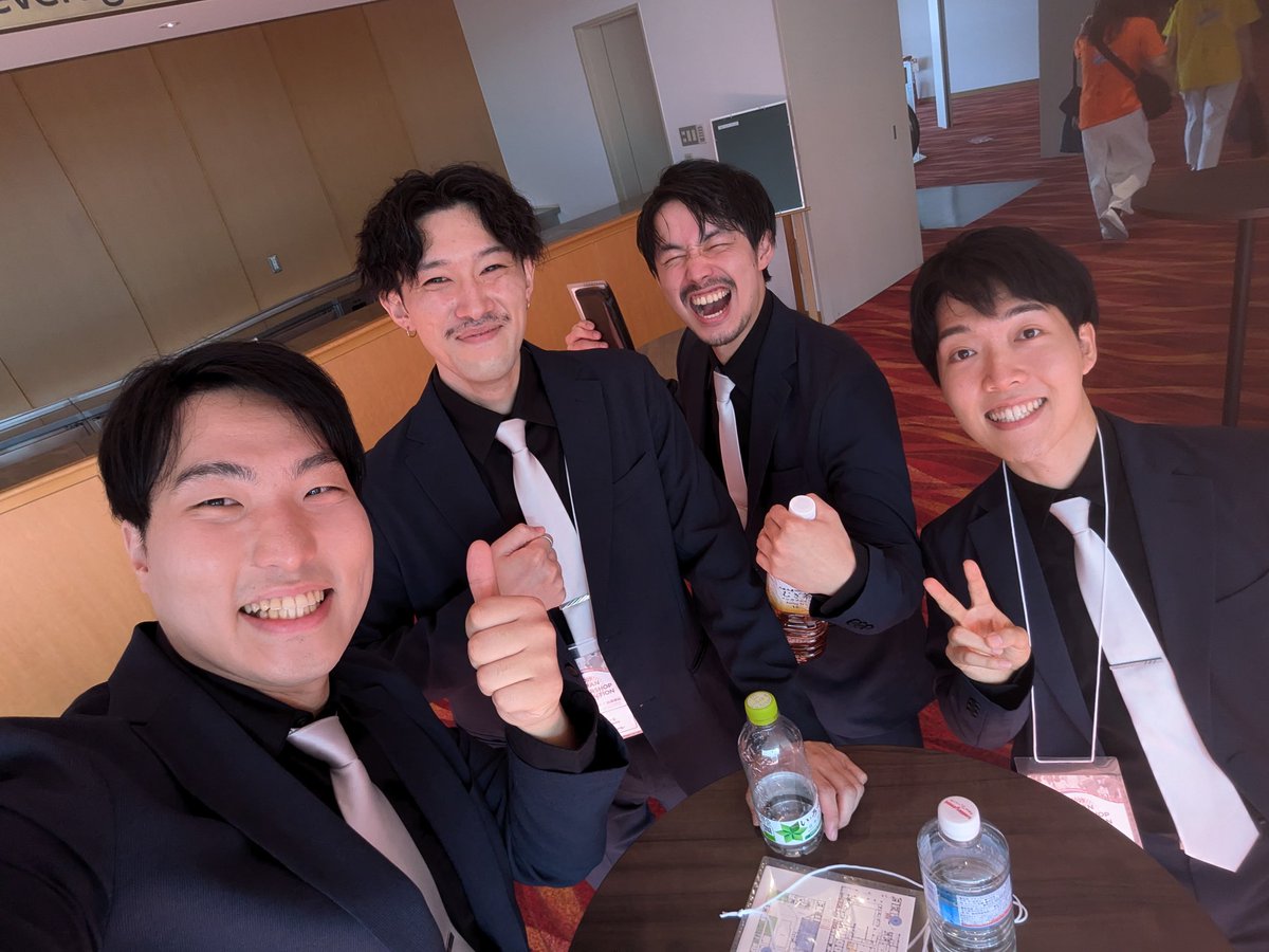 ㊗️決勝進出！！！
あと2曲歌えることになりました♪
明日(もう今日)も楽しむぞ〜〜〜💪