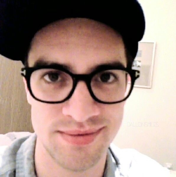 Hourly panic at the disco (@hourlypatd) on Twitter photo 