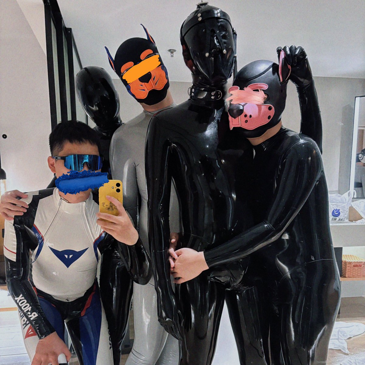 小粉🐷和他的塑料袋朋友们
黑色塑料袋：<a href="/NoxAstrifer/">Astrifer</a> <a href="/yelujiao/">戈多</a> 
多彩塑料袋：<a href="/GL6Xunfeng/">浔峰</a> 
灰色水泥袋：<a href="/cqpq2007/">马虎的橙子🍊</a> 
哦忘记蹂躏情人了🤦🏻‍♂️